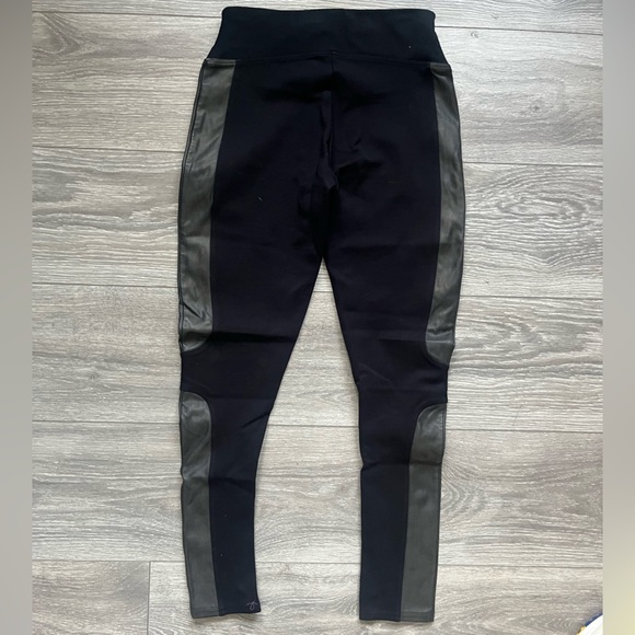 SPANX Ponte Faux Leather Moto Panel Black Leggings Size Small - Picture 2 of 8